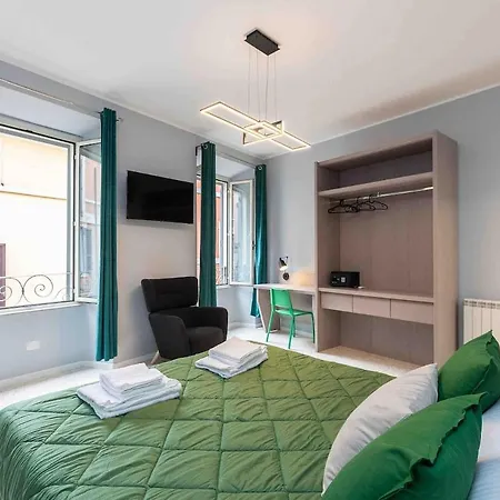 Iron Flat Spagna Steps Apartment Rome